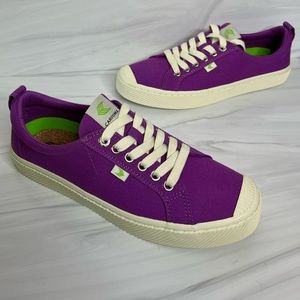 Cariuma Low Purple Dahlia Canvas Sneaker Size 10